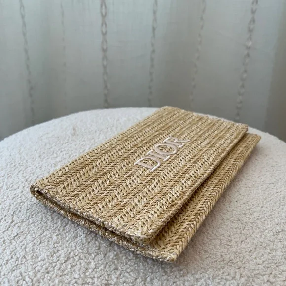 Dior Beauty 2023 Limited Edition Rattan Beige Clutch Pouch - Picture 2 of 8
